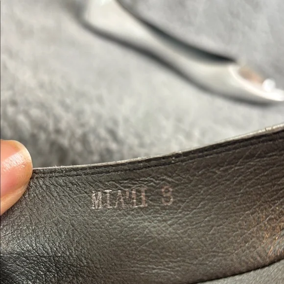 Jeffrey Campbell Silver Loafers with Elegant Pointy Large Jewel Toe Detail Sz 8 - Picture 4 of 7